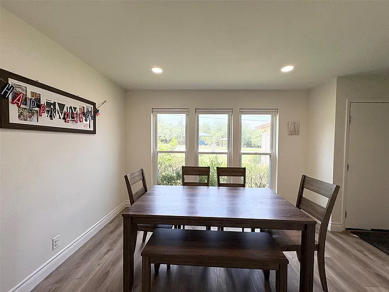 1404 Cedar Park Dr — Photo 5