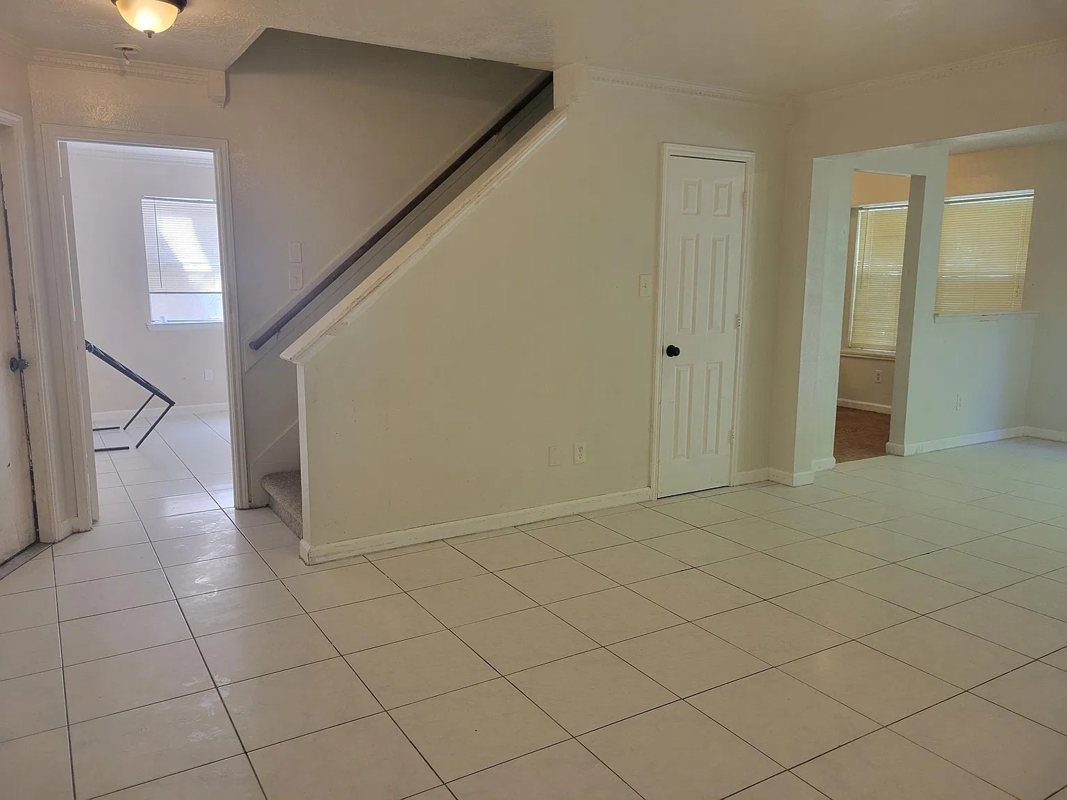4 bed, 3.0 bath, 1836 sqft, $1,700 — Photo 4