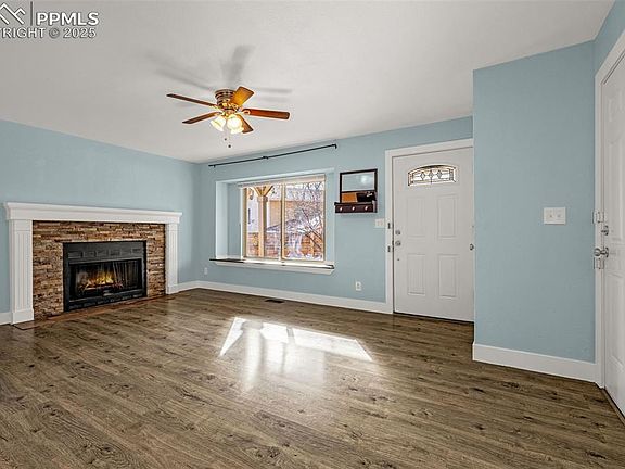 4th image of 7211 Rising Moon Dr