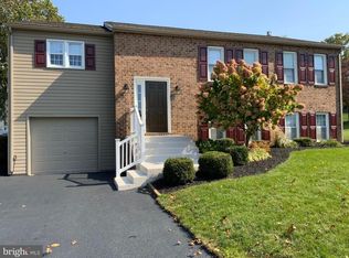 459 Kirkham Dr, York, PA 17402