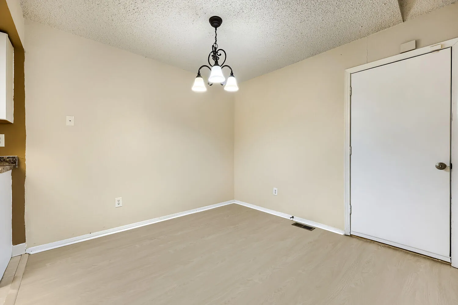 1309 Firefly Circle - 1 — Photo 4