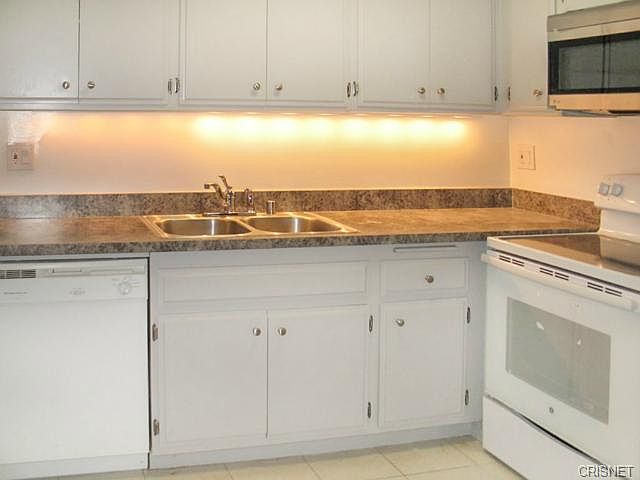1st image of 5414 Newcastle Ave #C12