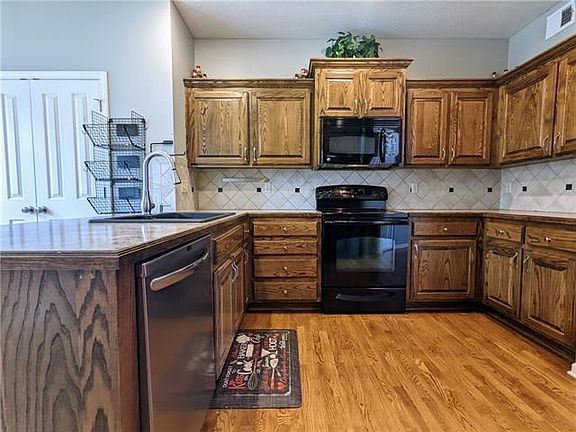 2nd image of 10218 N Miller Ln