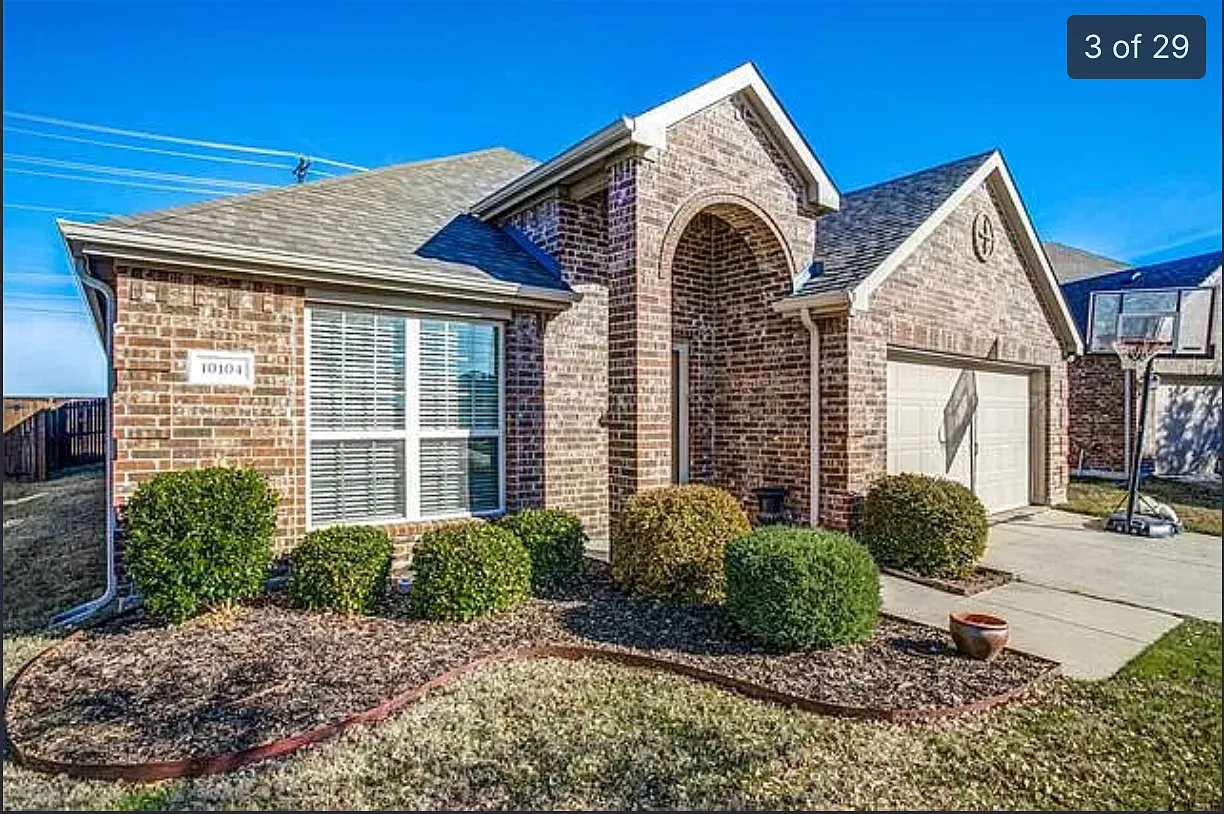 4 bed, 2.5 bath, 2124 sqft, $2,690 — Photo 3