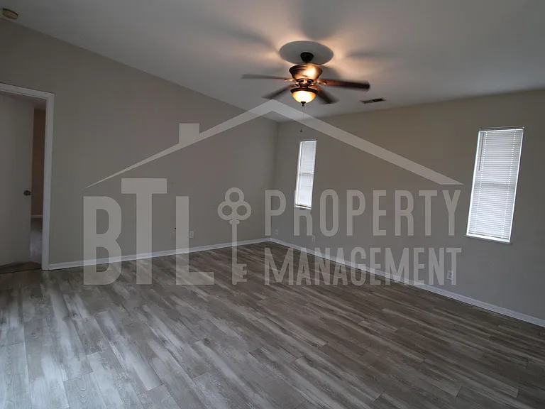 240 Fox Ridge Rd — Photo 18