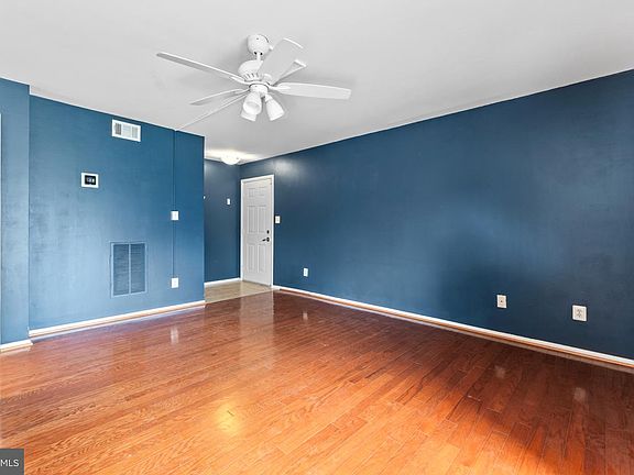 4th image of 1727 Ascot Way #1727C