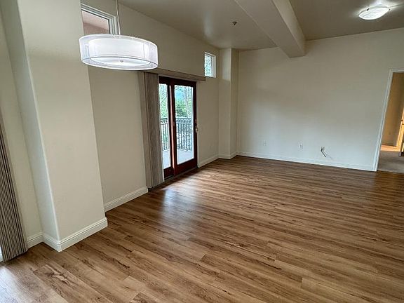 5th image of 200 Sheridan Ave APT 205