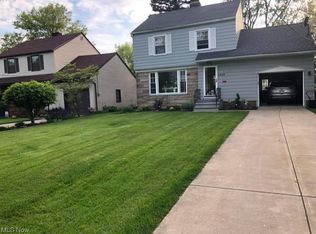 1500 Edgefield Rd, Lyndhurst, OH 44124