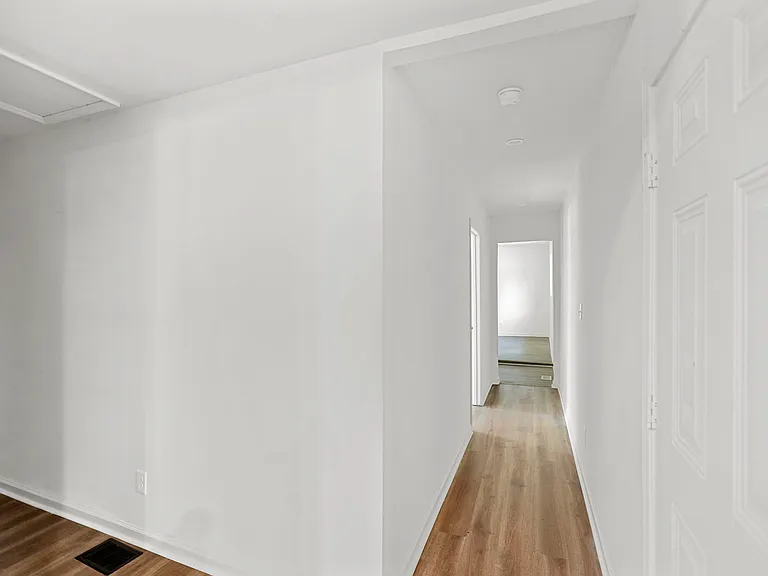 715 Corinth Rd — Photo 19