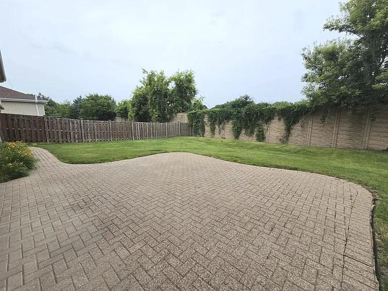 8112 Rutherford Dr — Photo 17