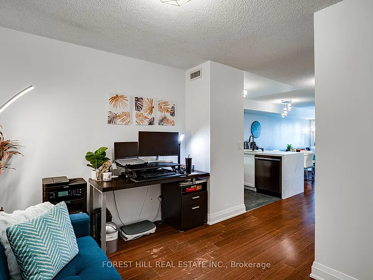 30 N Park Rd #214 — Photo 6