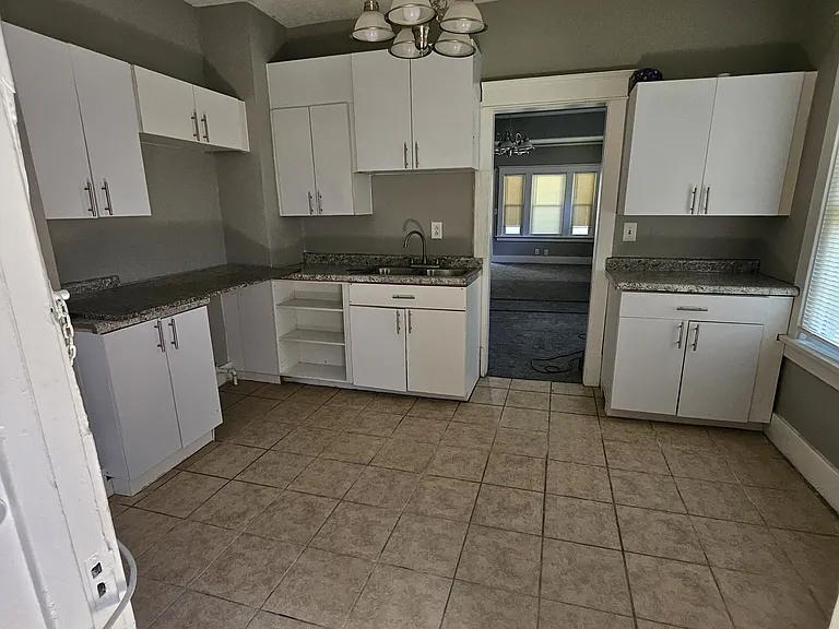 2519 Binney St — Photo 2