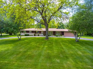 S94W23125 River Oaks Dr, Big Bend, WI 53103