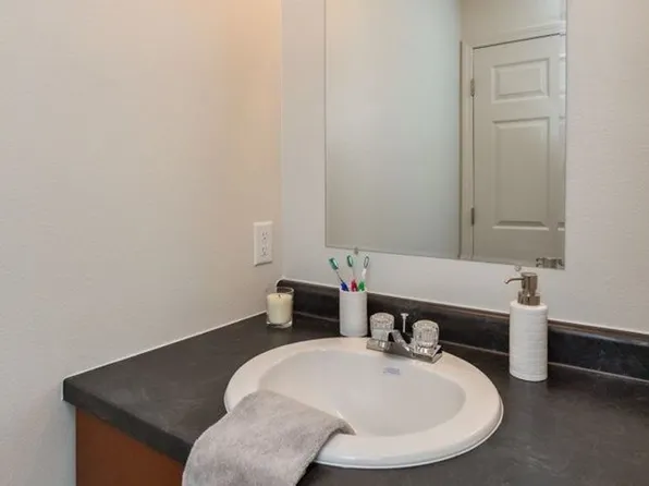 Grandview Meadows, 4251 Grandview Ave #4334, Des Moines, IA 50317