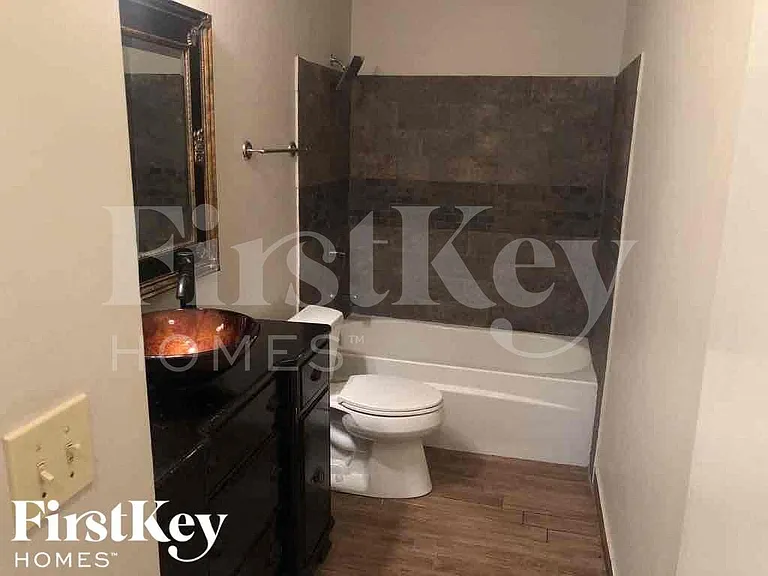 5457 Biffle Ct — Photo 14