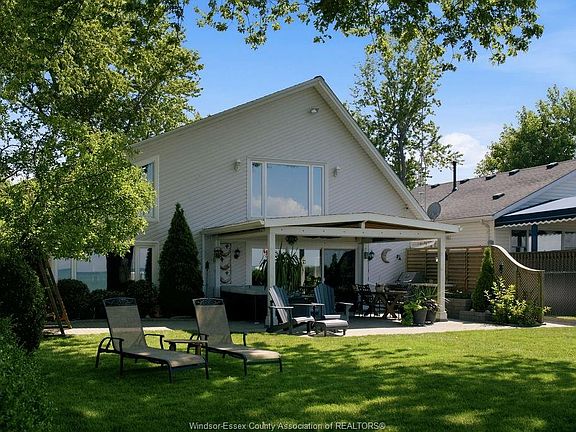 4th image of 431 Charron Beach Rd