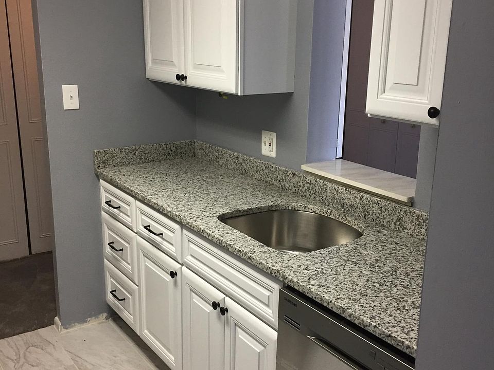 Brand new kitchen with all new appliances, cabnets, floor an