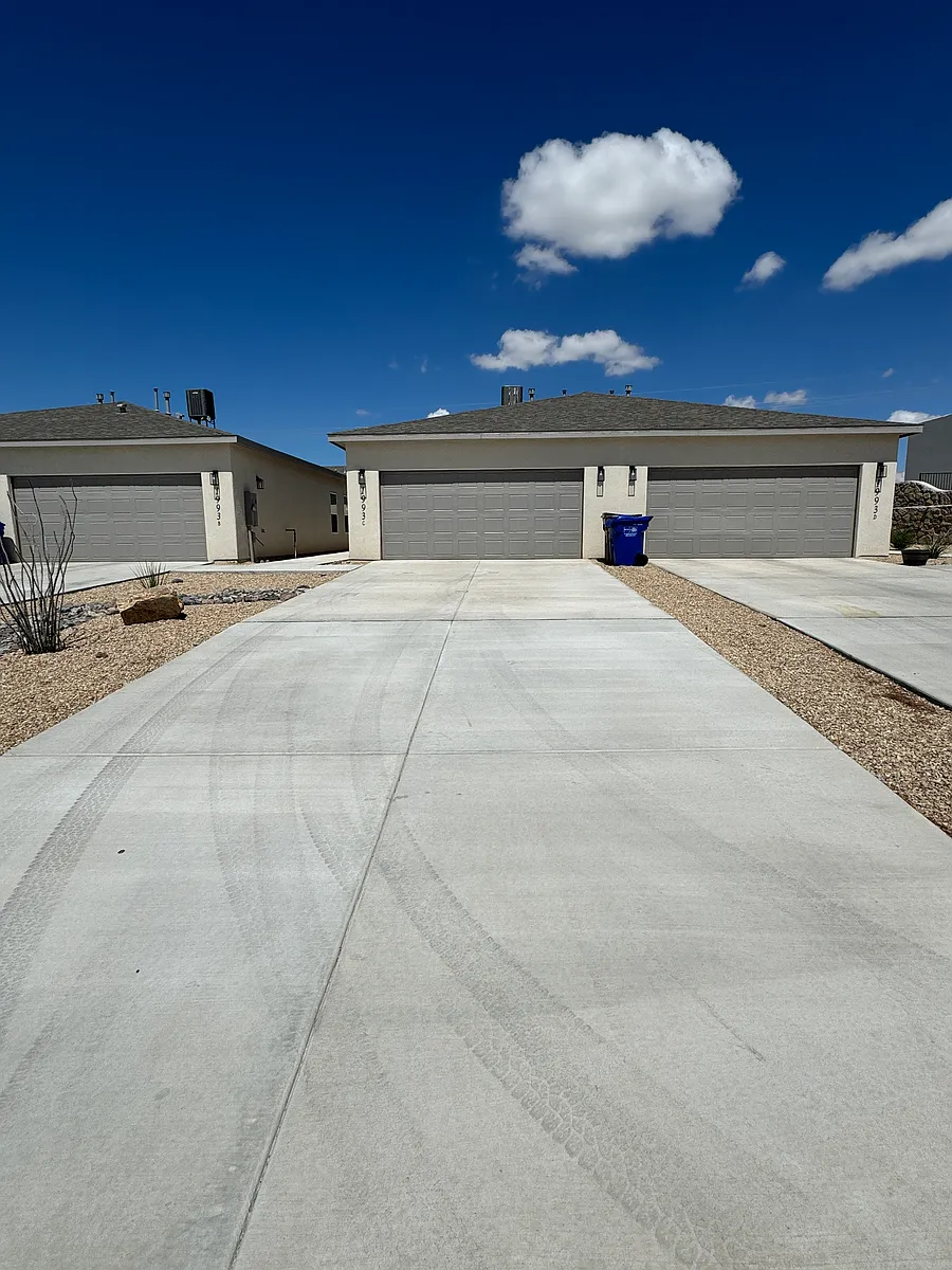 Photo 2 of 25 - 1993 Pinetrail St #C - Las Cruces, NM Building Photo - 1993 Pinetrail St #C