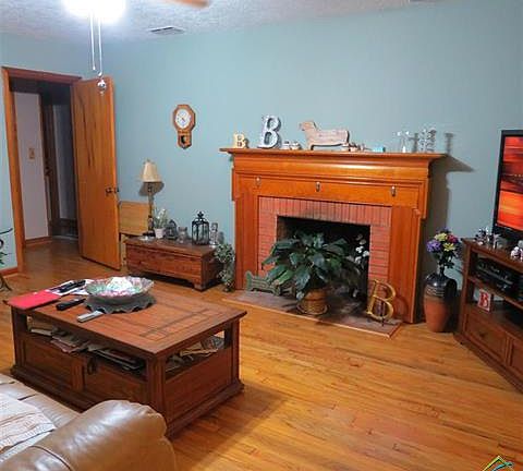 2nd image of 2220 Belvedere Blvd