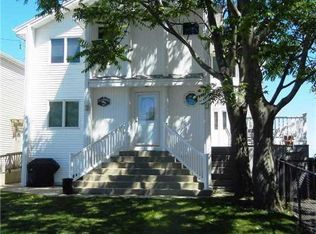27 Pine Ln, Bayville, NY