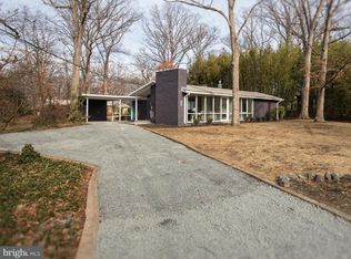 1948 Marthas Rd, Alexandria, VA 22307