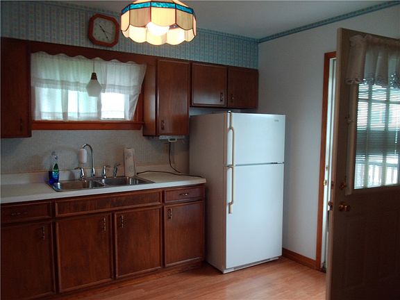 5th image of 47 Cherry Ave