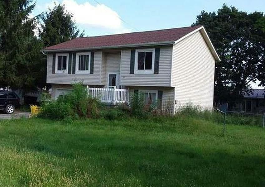 2nd image of 512 Smith St