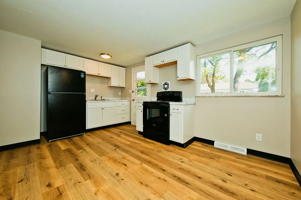 2 bed, 1000 sqft, $1,475 — Photo 4