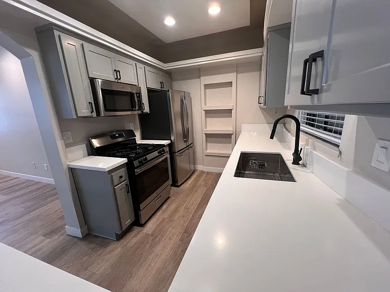 4623 Willis Ave — Photo 10