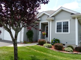 29 Pinecrest Dr, Chicopee, MA 01020