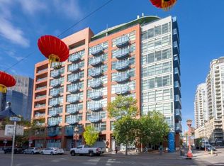 205 Riverfront Ave SW #802, Calgary, AB T2P5K4