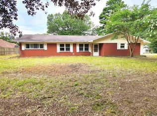 207 N White Oak Rd, White Oak, TX 75693