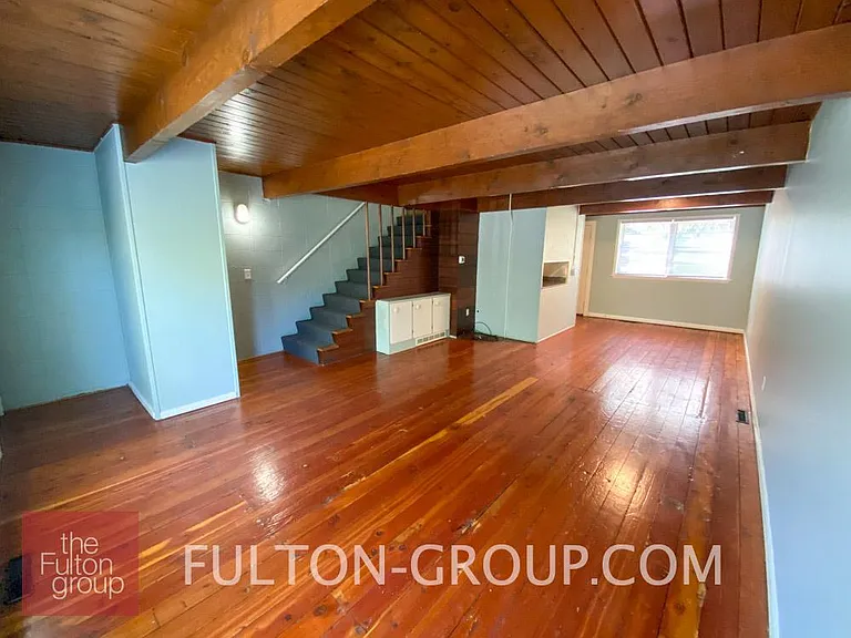 906 Maybelle St NE — Photo 3