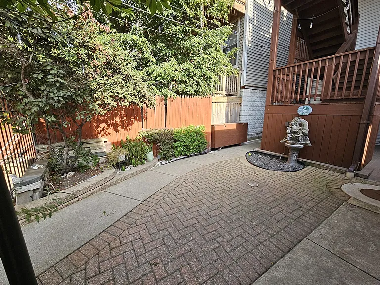 1140 W Barry Ave #1 — Photo 25