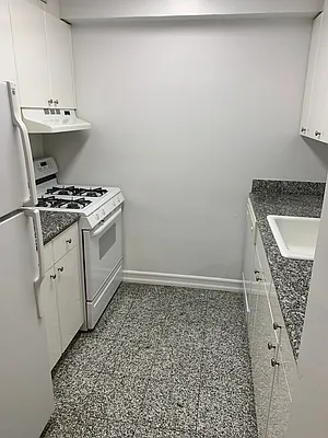 Rented by Carlyle Property Management | media 7