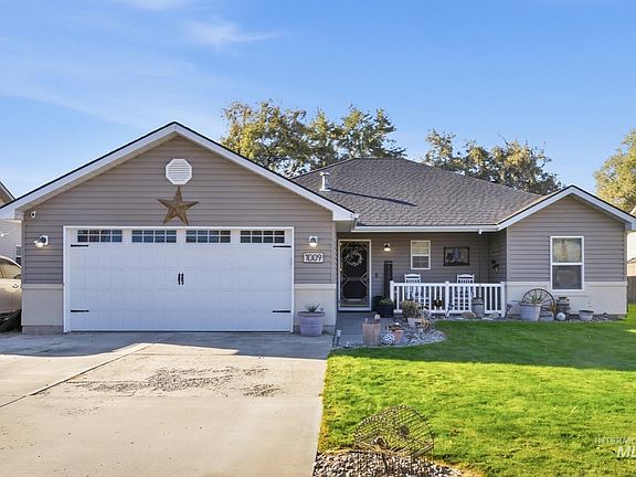 4th image of 1009 Lauren Ln