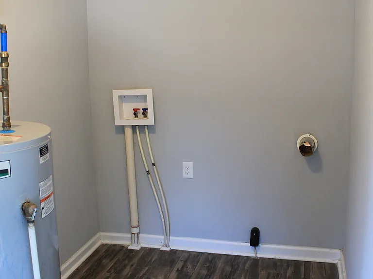 1419 Filbert St — Photo 3