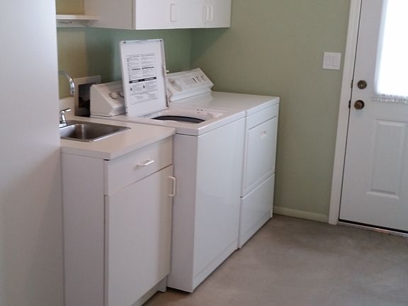 laundry/mud room