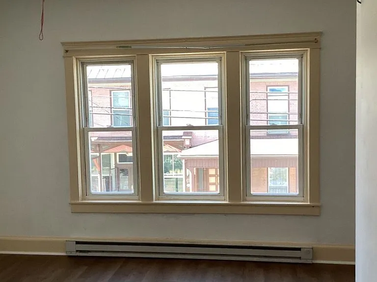 206 Lincoln Way E — Photo 6