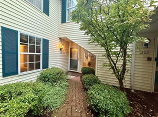 6221 Center St APT 102, Mentor, OH 44060