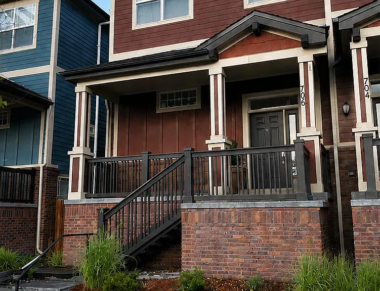 706 N Albion St — Photo 1