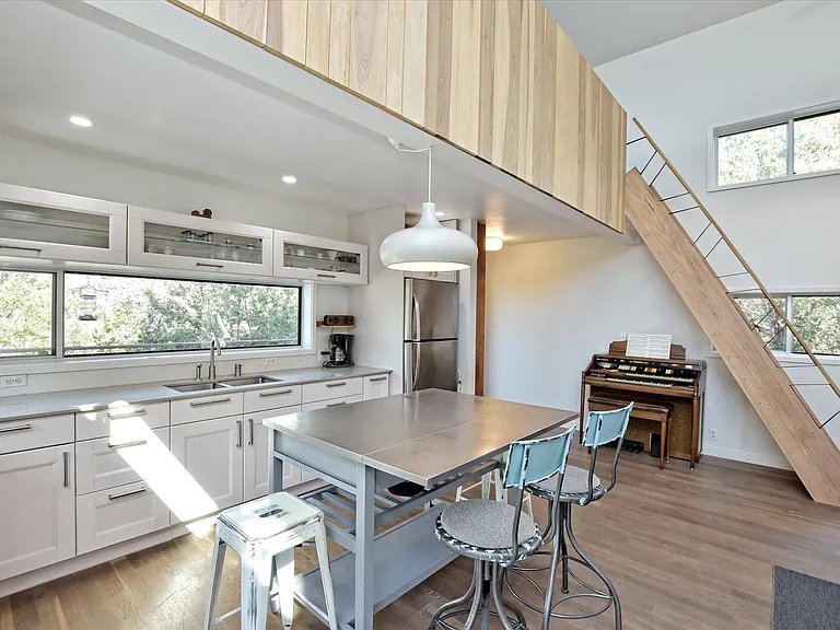 2100 Sandy Point Rd — Photo 4