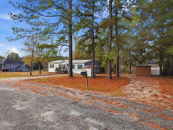 5th image of 18519 Lakewood Ct