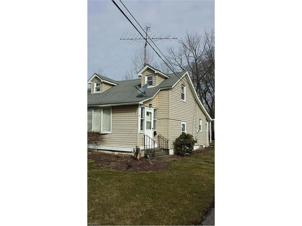 12 Massachusetts Ave photo 1