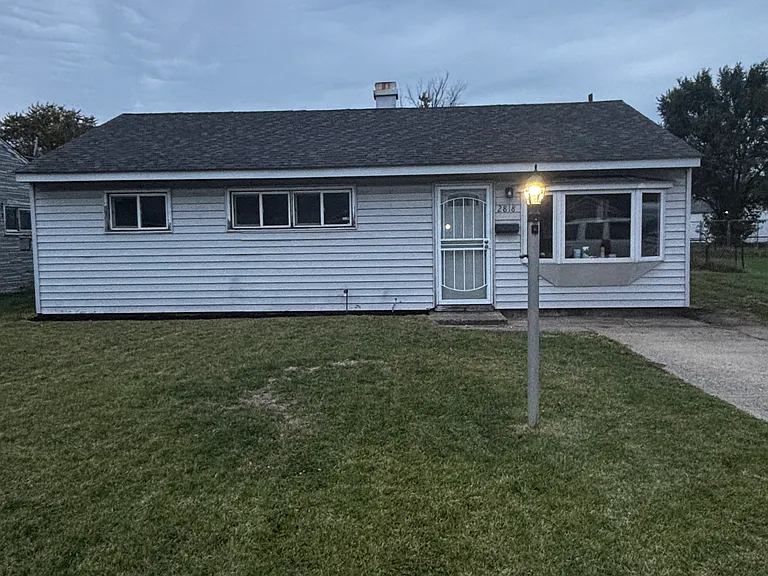 2818 Marshalltown Dr — Photo 1