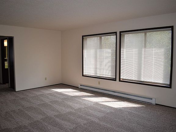 2nd image of 1301-1327 NE 28th Ave
