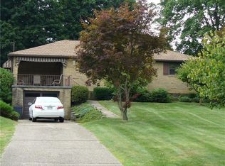 210 Patton Dr, Coraopolis, PA 15108
