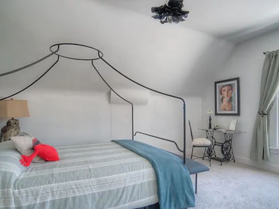 4th image of 1155 Josephine St