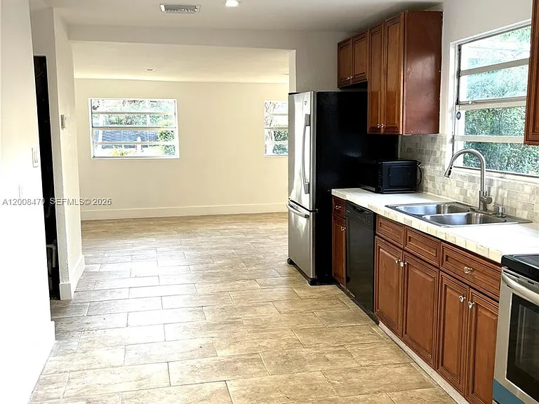1416 SW 33rd Ct — Photo 12