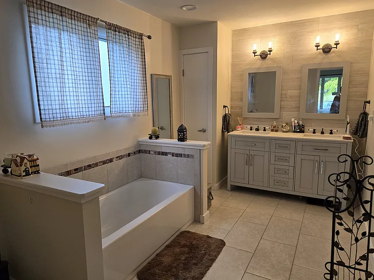 6204 Keystone Way — Photo 18